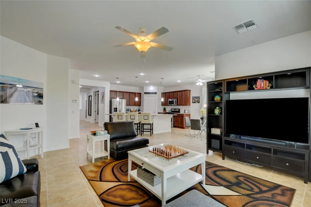 7158 Manolo, Las Vegas, NV 89113