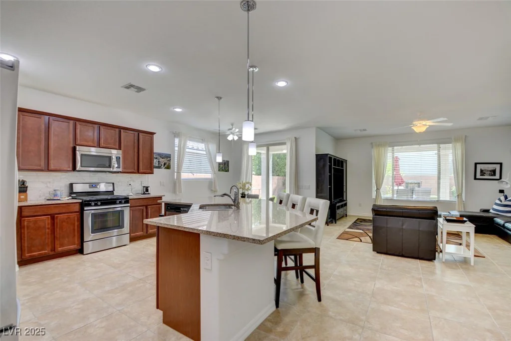 7158 Manolo, Las Vegas, NV 89113