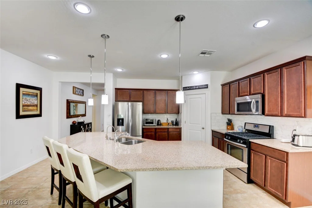 7158 Manolo, Las Vegas, NV 89113