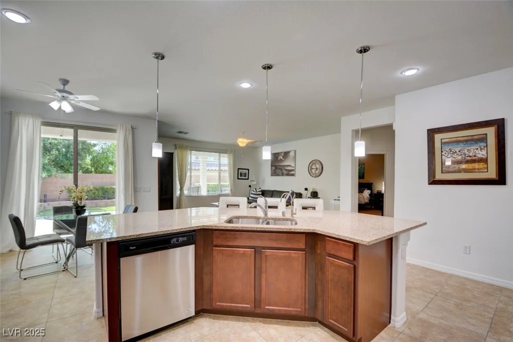7158 Manolo, Las Vegas, NV 89113