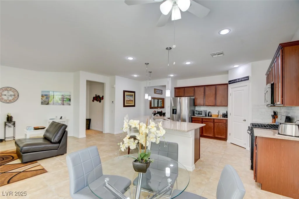 7158 Manolo, Las Vegas, NV 89113