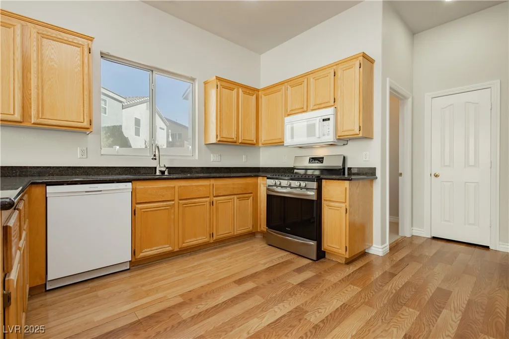 10360 Cherry Brook, Las Vegas, NV 89183