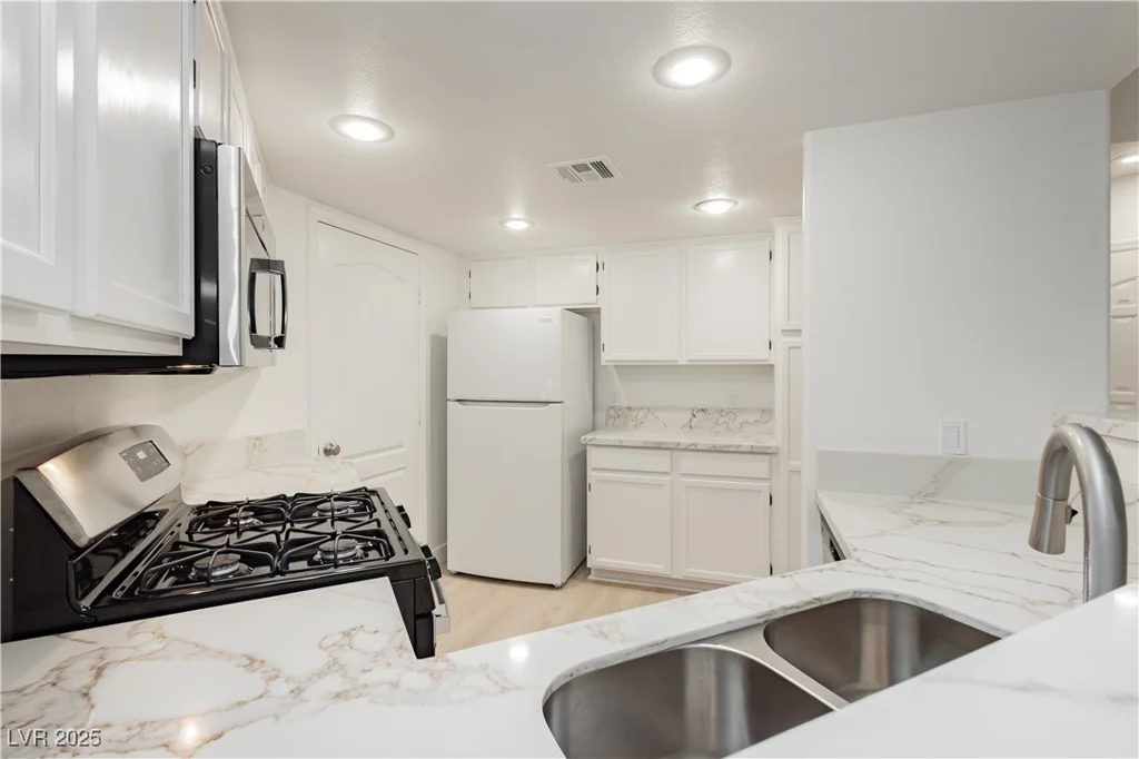 7400 Flamingo, Las Vegas, NV 89147