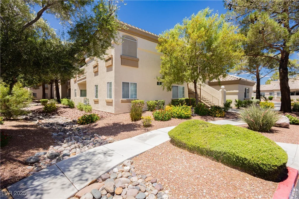 7400 Flamingo, Las Vegas, NV 89147