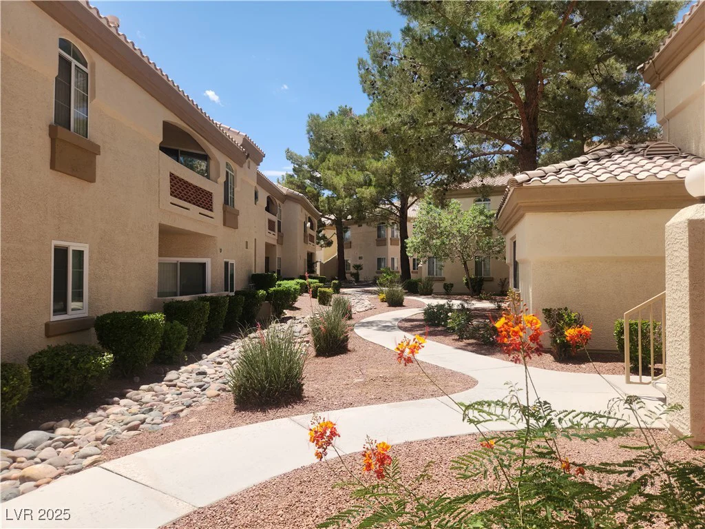 7400 Flamingo, Las Vegas, NV 89147