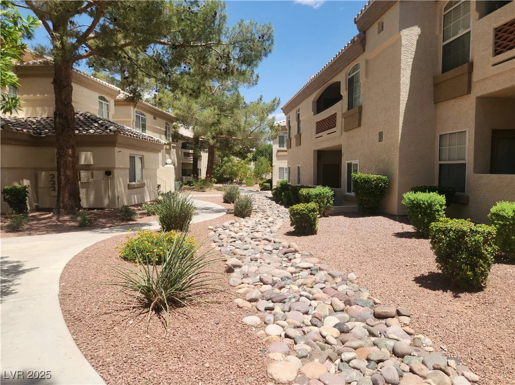 7400 Flamingo, Las Vegas, NV 89147
