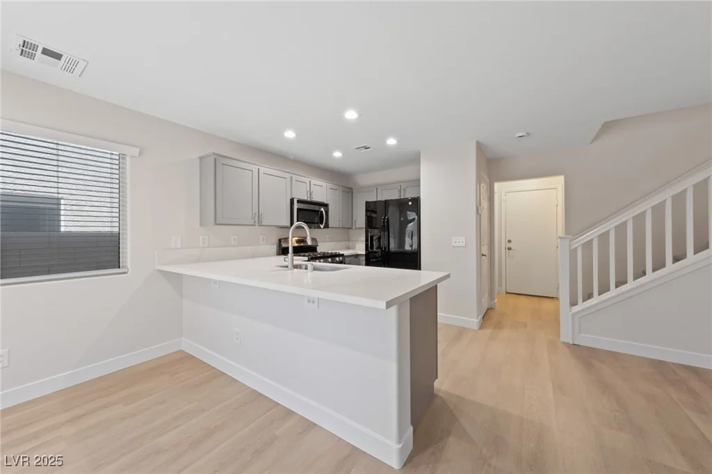 10261 Missouri Meadows, Las Vegas, NV 89183