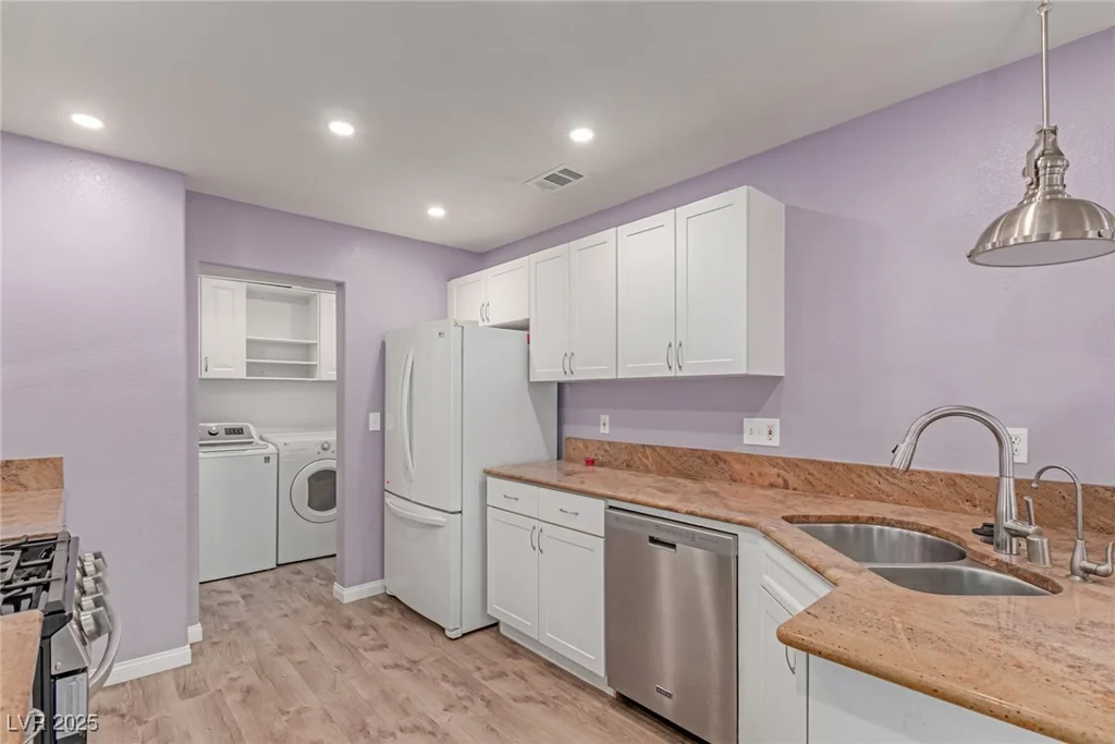 8845 Hampton Green, Las Vegas, NV 89129