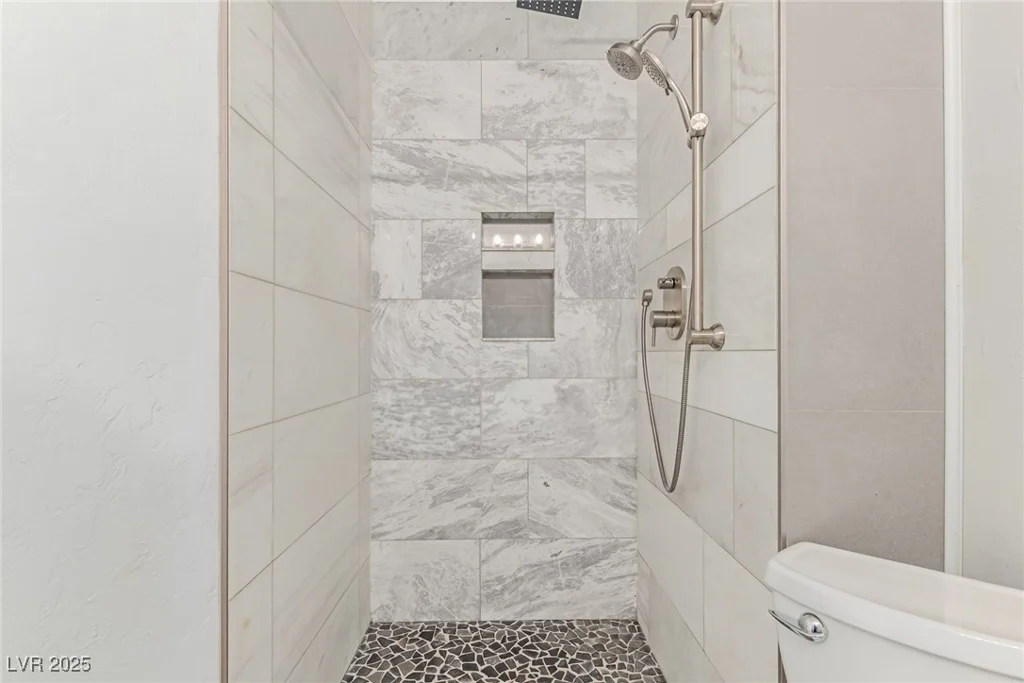 8845 Hampton Green, Las Vegas, NV 89129