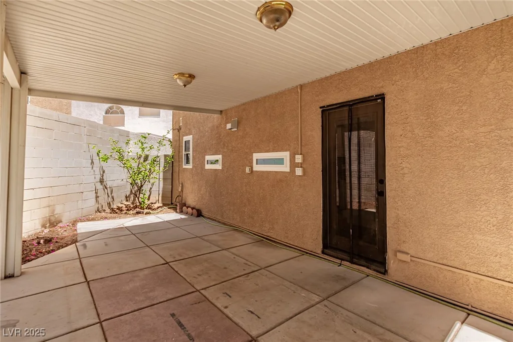 8845 Hampton Green, Las Vegas, NV 89129