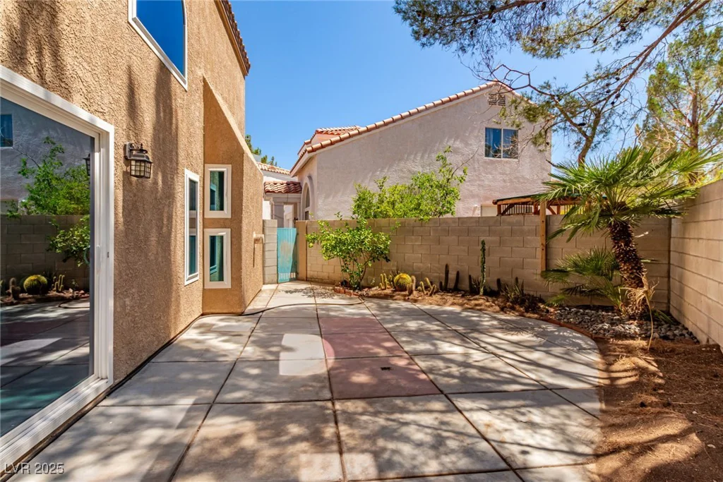 8845 Hampton Green, Las Vegas, NV 89129