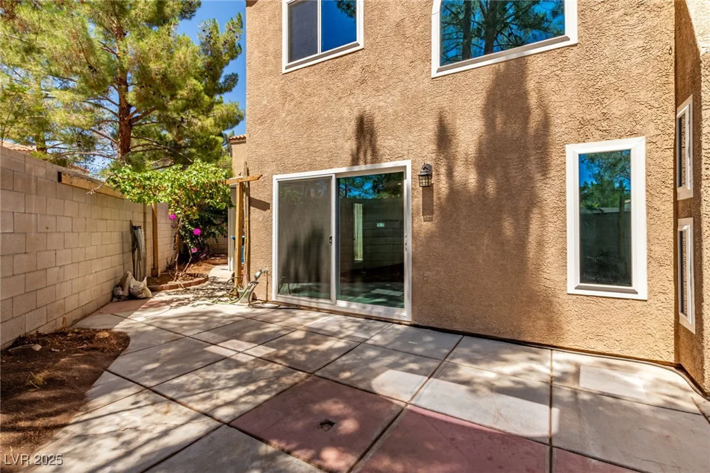 8845 Hampton Green, Las Vegas, NV 89129