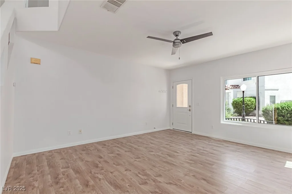 8845 Hampton Green, Las Vegas, NV 89129