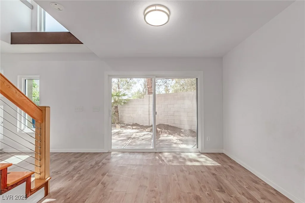8845 Hampton Green, Las Vegas, NV 89129