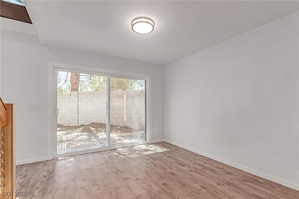 8845 Hampton Green, Las Vegas, NV 89129