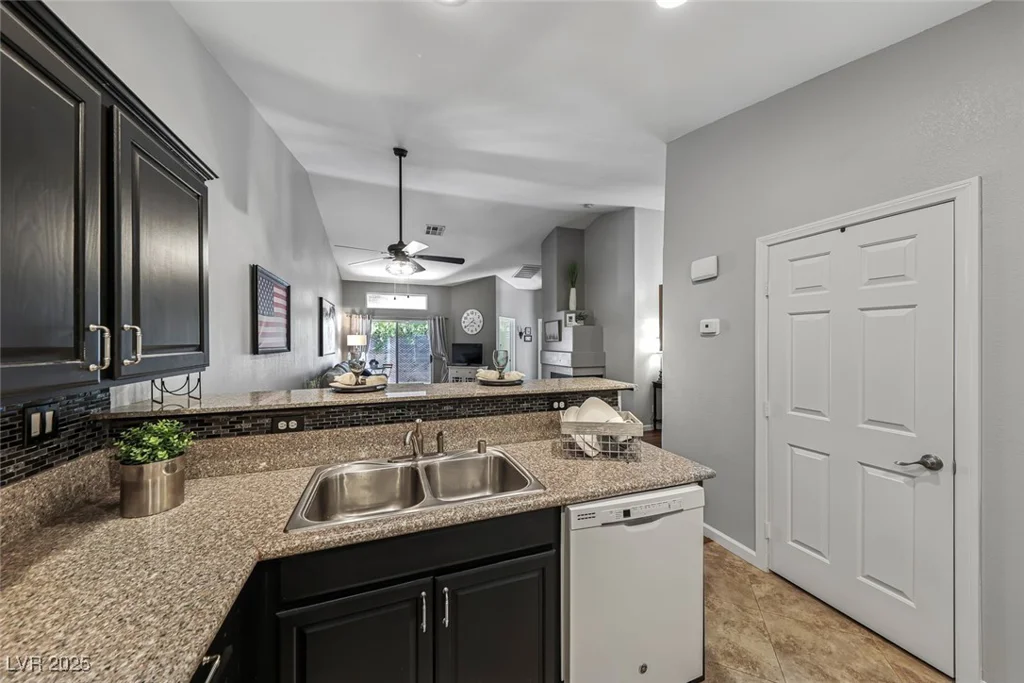 9721 Tiaquinn, Las Vegas, NV 89129