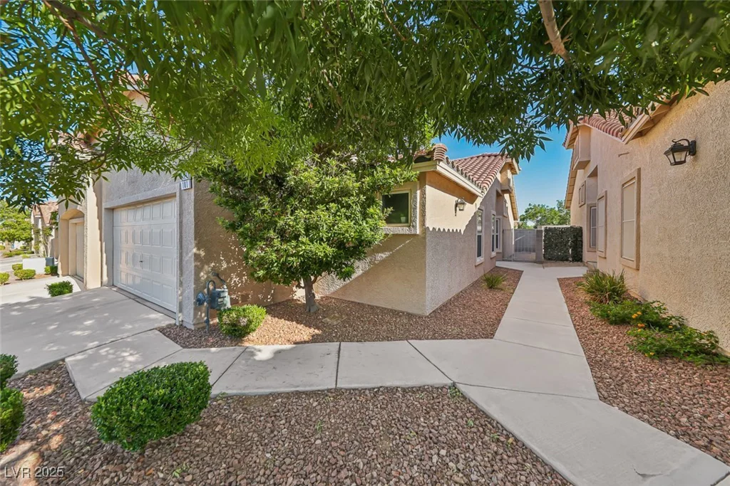 9721 Tiaquinn, Las Vegas, NV 89129