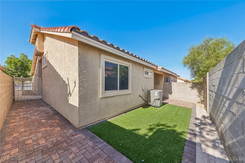 9721 Tiaquinn, Las Vegas, NV 89129