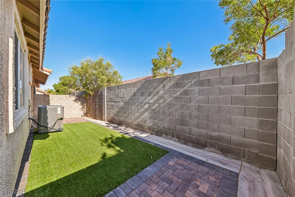 9721 Tiaquinn, Las Vegas, NV 89129