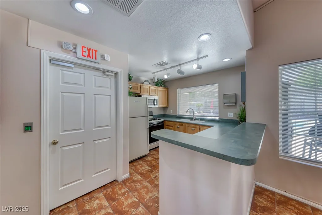9721 Tiaquinn, Las Vegas, NV 89129