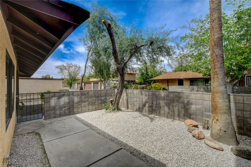 5020 Village, Las Vegas, NV 89142
