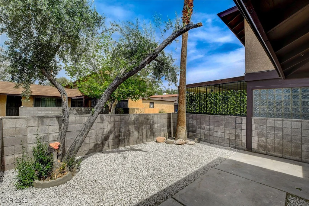 5020 Village, Las Vegas, NV 89142