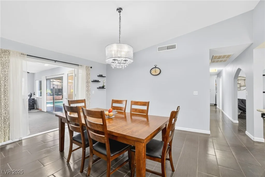 6420 Singingwood, Las Vegas, NV 89107