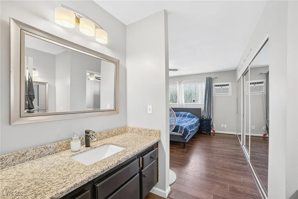 6420 Singingwood, Las Vegas, NV 89107