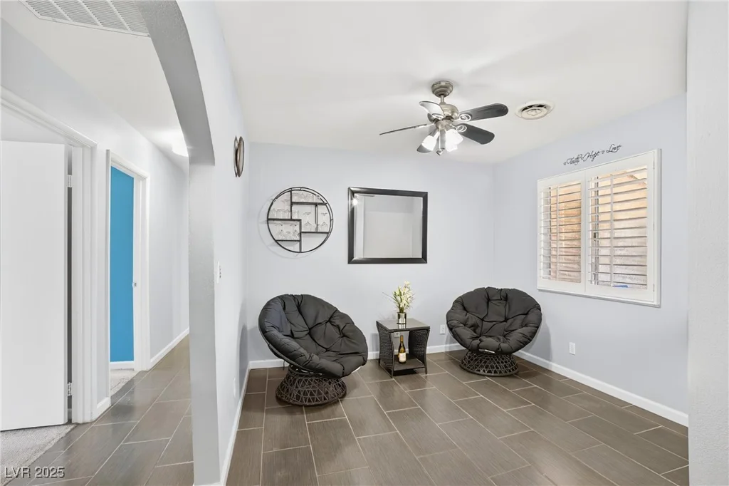 6420 Singingwood, Las Vegas, NV 89107