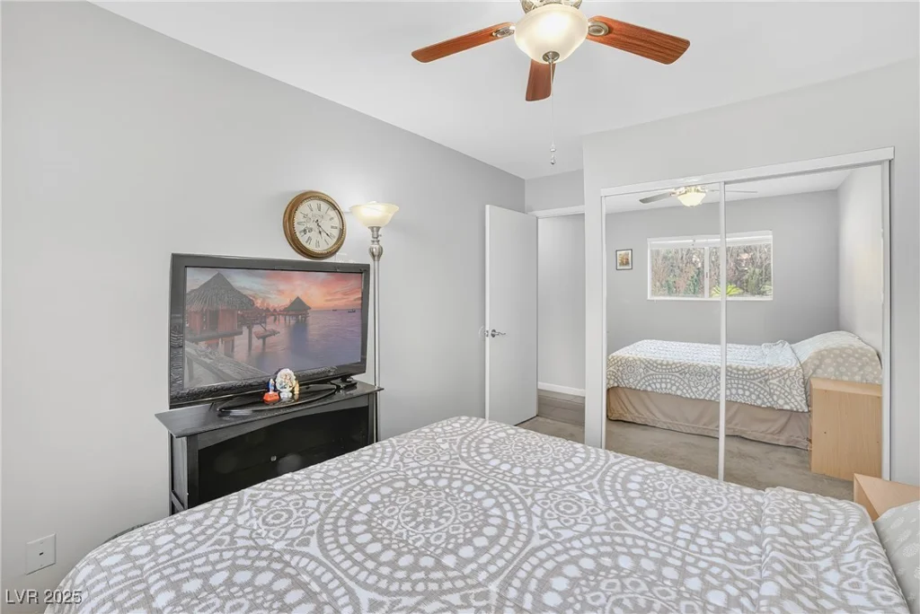 6420 Singingwood, Las Vegas, NV 89107