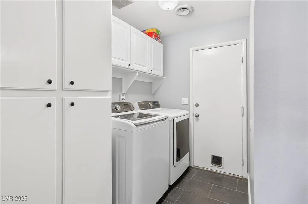 6420 Singingwood, Las Vegas, NV 89107