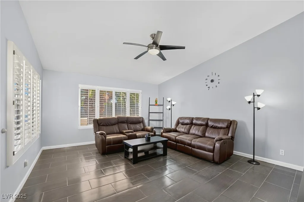 6420 Singingwood, Las Vegas, NV 89107