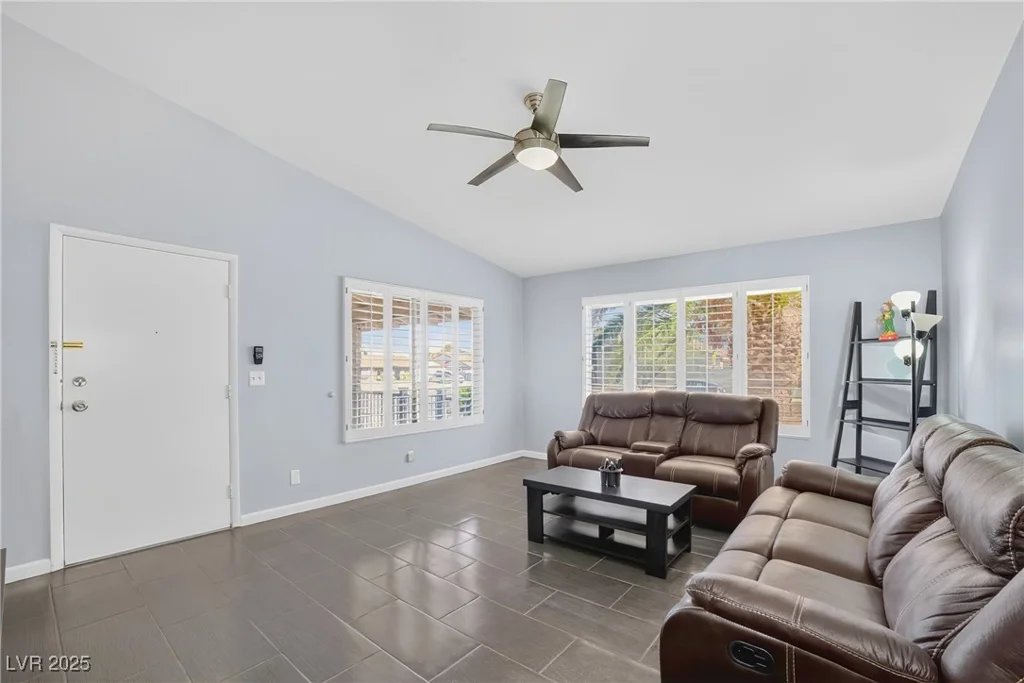 6420 Singingwood, Las Vegas, NV 89107