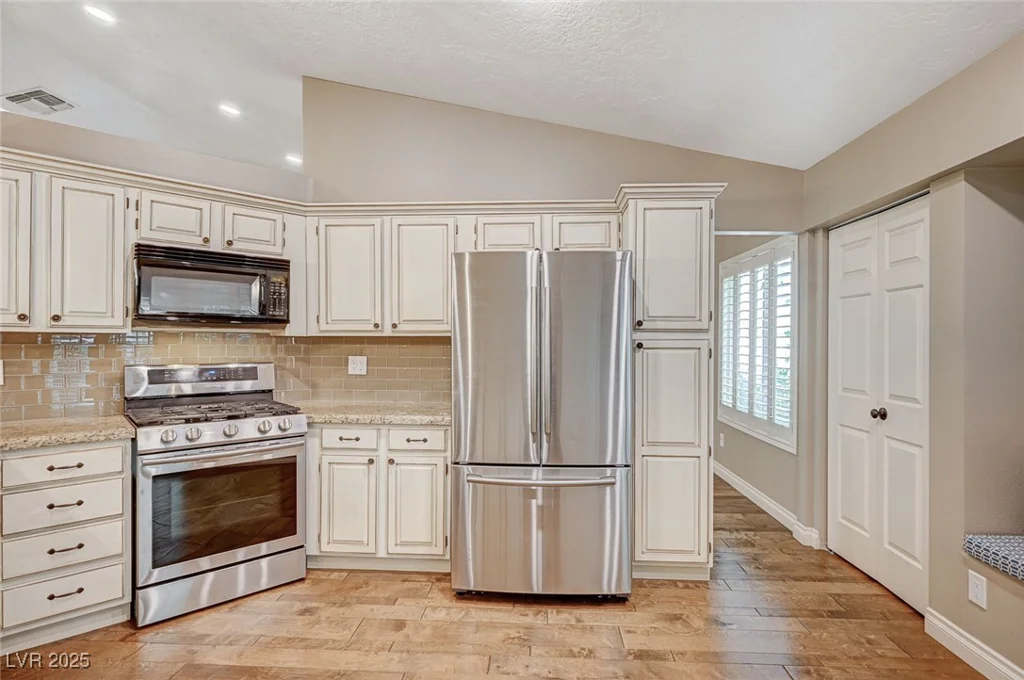 2002 Big Bend Way, Henderson, NV 89074