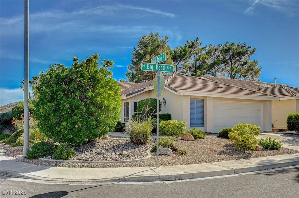2002 Big Bend Way, Henderson, NV 89074