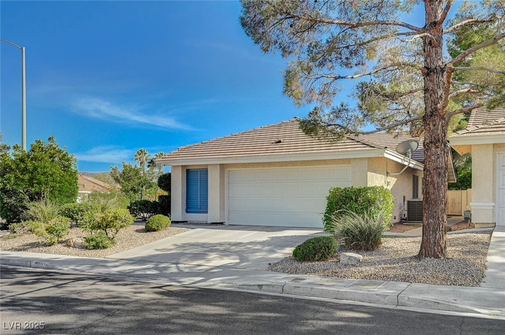 2002 Big Bend Way, Henderson, NV 89074