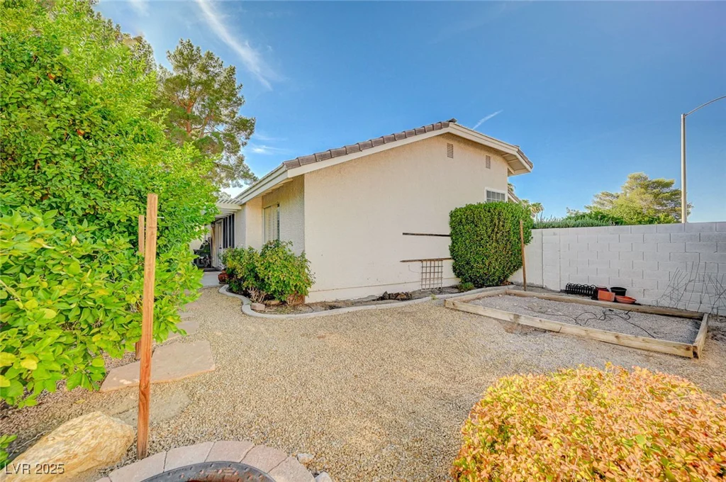2002 Big Bend Way, Henderson, NV 89074