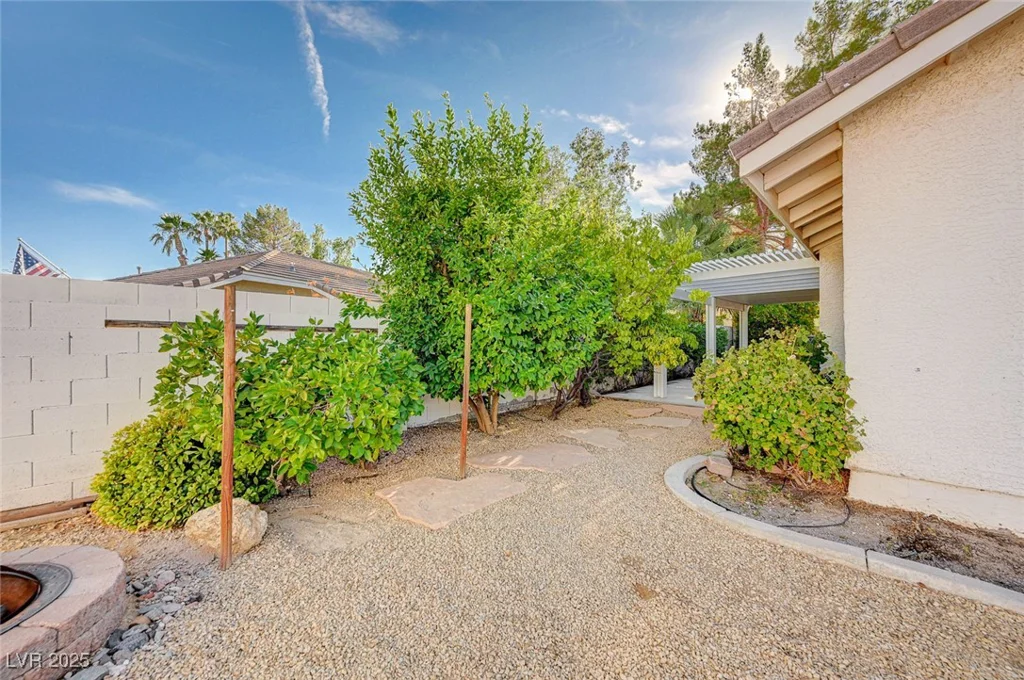 2002 Big Bend Way, Henderson, NV 89074