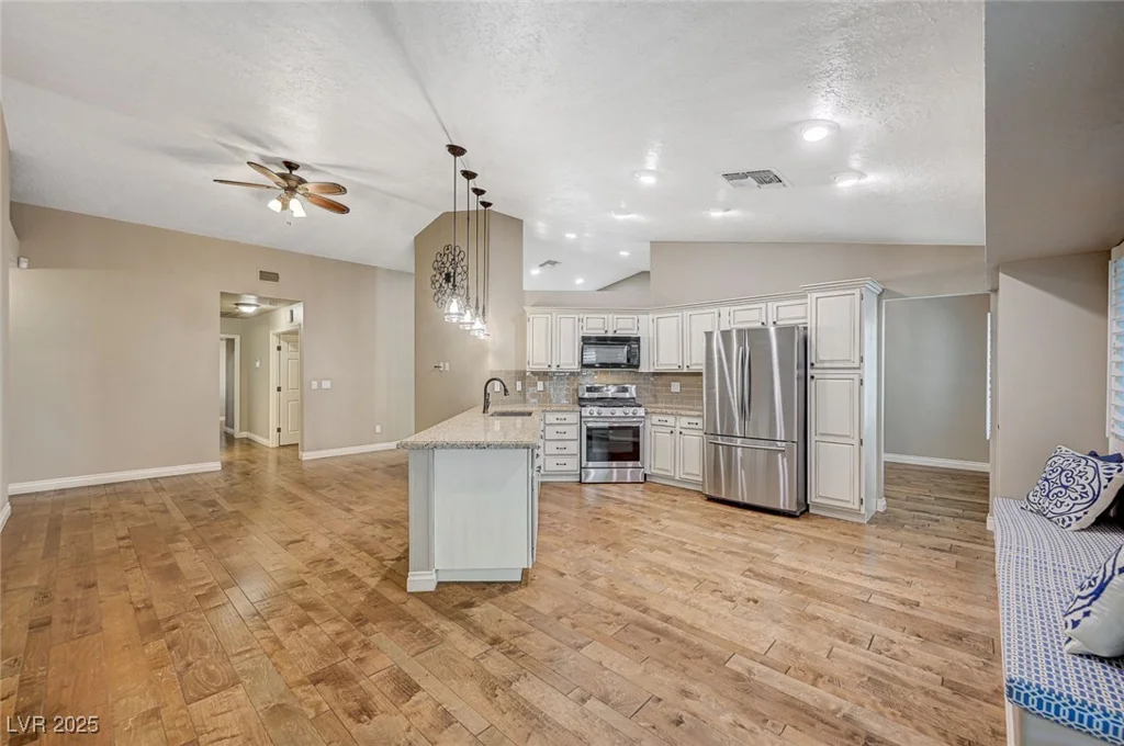 2002 Big Bend Way, Henderson, NV 89074