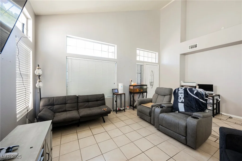 2524 Claridge, Henderson, NV 89074
