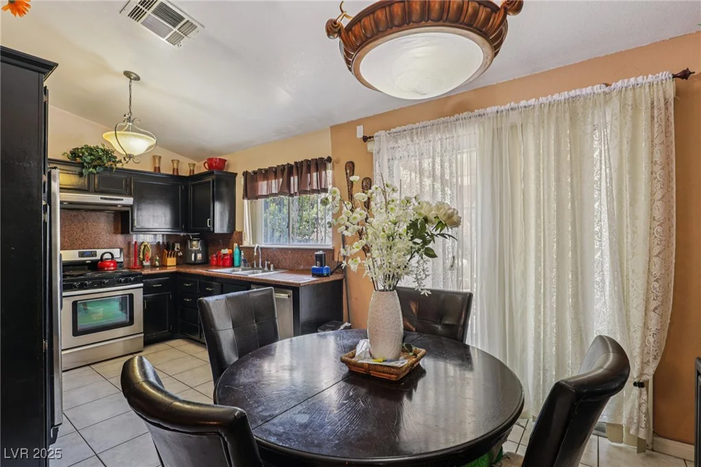 4621 Bristol Manor, Las Vegas, NV 89108