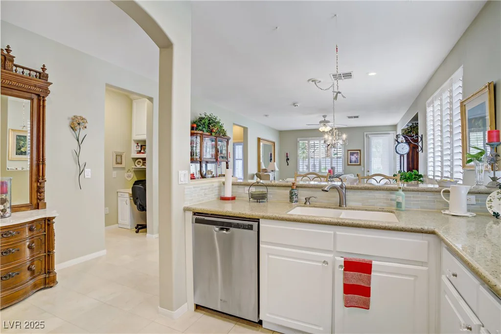 694 Canfield Point, Las Vegas, NV 89183