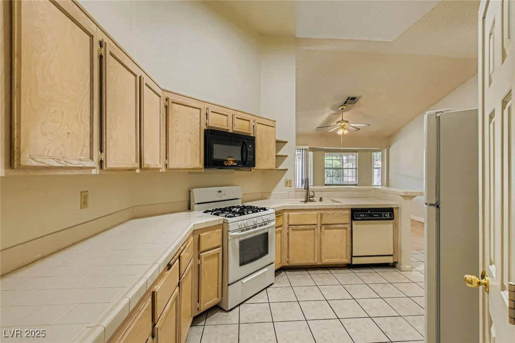 3250 Astoria, Las Vegas, NV 89121