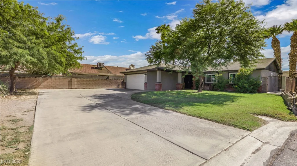 1850 Shagbark, Las Vegas, NV 89156