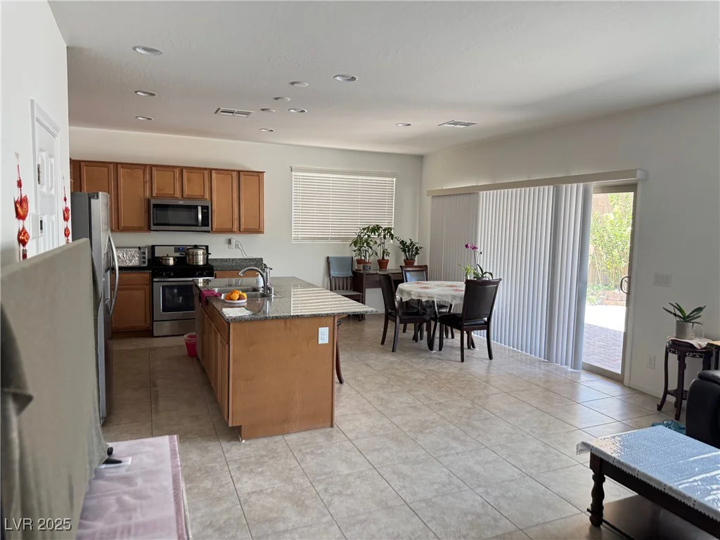 9031 Don Valley, Las Vegas, NV 89148