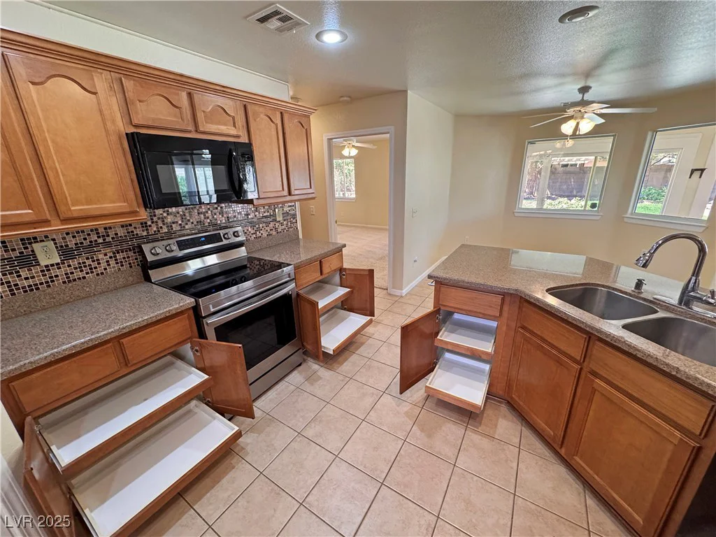 4650 Stoneham, Pahrump, NV 89061