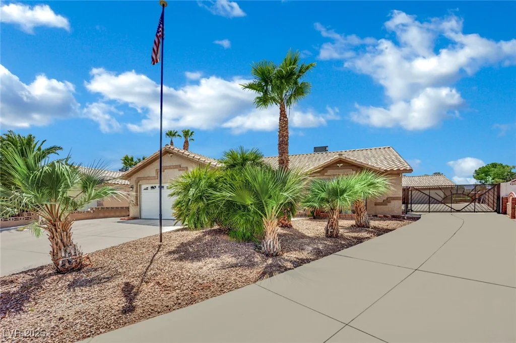 4475 Valley Regal, North Las Vegas, NV 89032
