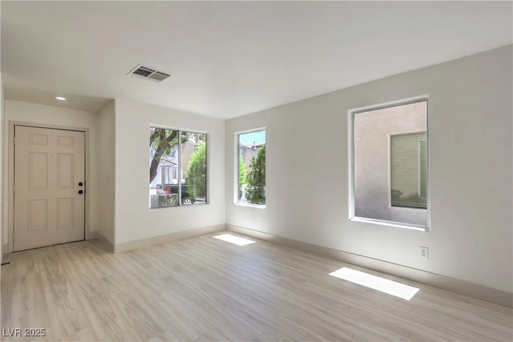 2131 Pillar Pointe, Las Vegas, NV 89115