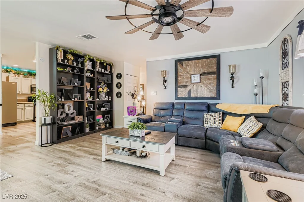 7721 Macaw, Las Vegas, NV 89145