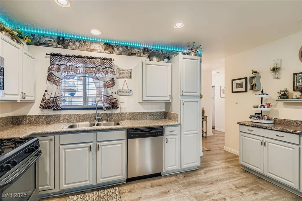 7721 Macaw, Las Vegas, NV 89145
